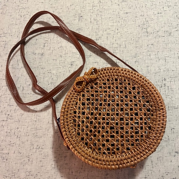 Round Wicker Purse - Picture 1 of 3